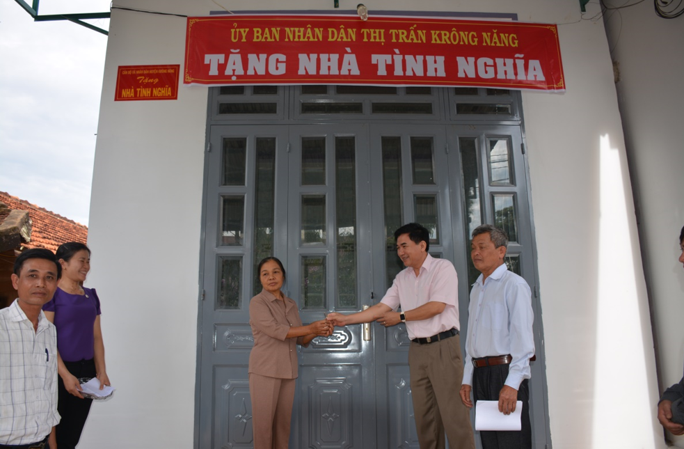 Trao nhà tình nghĩa cho gia đình ông Hà Văn Lương